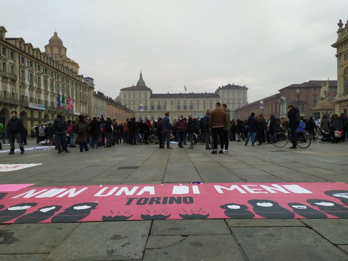 Non Una di Meno abbatte il muro e rilancia la propria mobilitazione per le donne: “Non faremo un passo indietro” [FOTO e VIDEO]