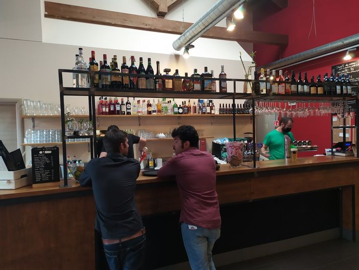 Aurora, il bar del Cecchi Point rivive grazie alla cooperativa sociale Raggio: “Saremo la cucina della casa del quartiere” Aurora, il bar del Cecchi Point rivive grazie alla cooperativa sociale Raggio: “Saremo la cucina della casa del quartiere”