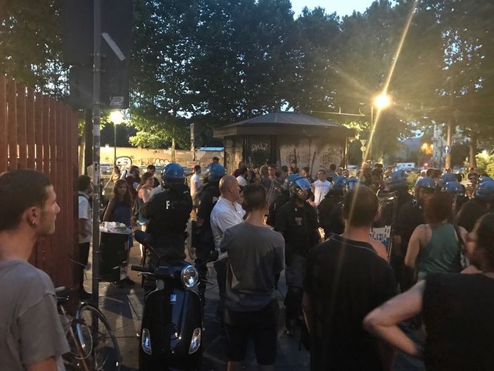 Confesercenti: “Mala movida, il problema rimane l’abusivismo. Si rischiano tensioni controproducenti con la clientela e con gli operatori regolari” Confesercenti: “Mala movida, il problema rimane l’abusivismo. Si rischiano tensioni controproducenti con la clientela e con gli operatori regolari”