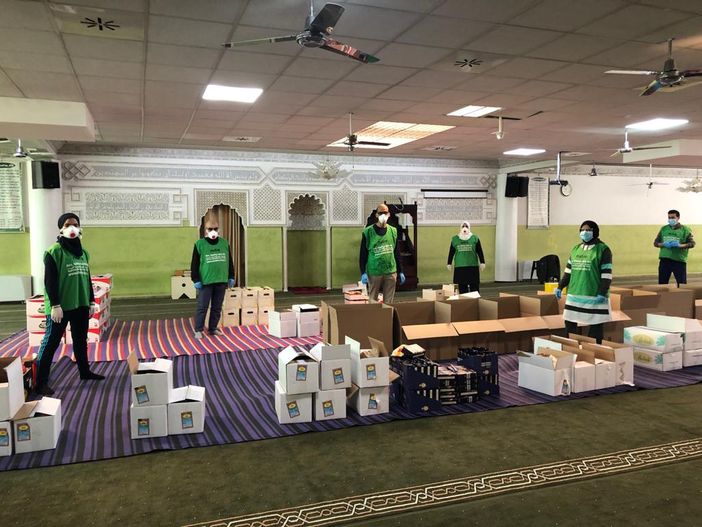 Coronavirus, pacchi alimentari dalla comunità islamica alle famiglie torinesi in difficoltà