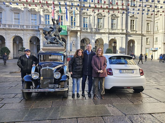 Torino rinnova il parco mezzi, 289 veicoli green e in sharing. Ed il sindaco Peyron girava già con la Balilla elettrica Torino rinnova il parco mezzi, 289 veicoli green e in sharing. Ed il sindaco Peyron girava già con la Balilla elettrica