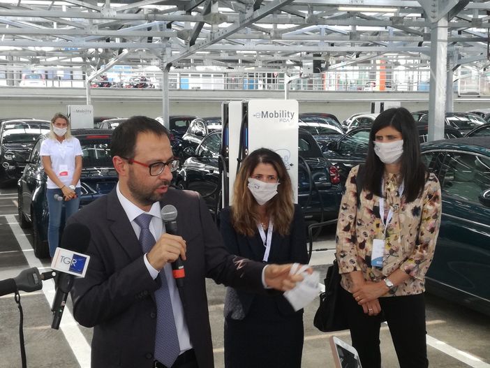 Patuanelli sul futuro di Torino: "Motore del salto quantico verso l'innovazione"