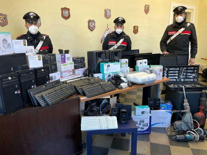 pc recuperati dai carabinieri pc recuperati dai carabinieri