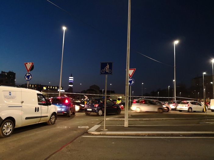 Traffico bloccato in piazza Baldissera, da oggi chiuso l'accesso di corso Venezia Traffico bloccato in piazza Baldissera, da oggi chiuso l'accesso di corso Venezia