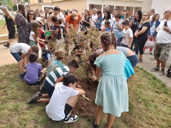 Nichelino, con la prima campanella scocca l'ora della piazza scolastica alla Disney