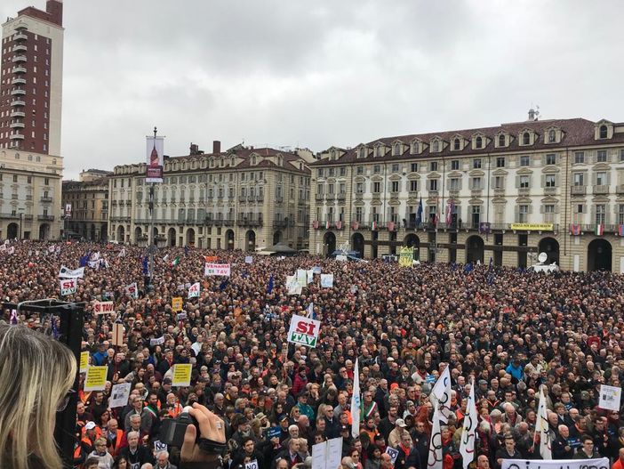 Anche la UIL Torino e Piemonte aderisce alla mobilitazione SI TAV Anche la UIL Torino e Piemonte aderisce alla mobilitazione SI TAV