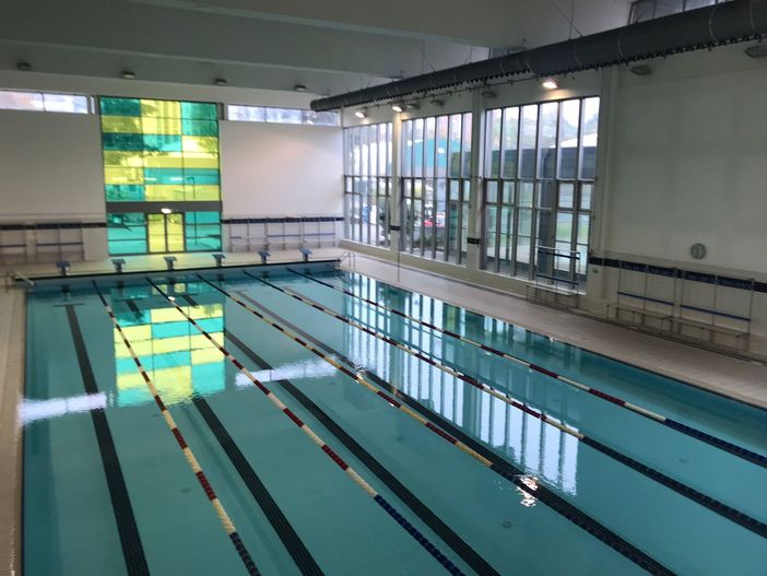 Dopo tre anni riapre la piscina Trecate, Carretta: &quot;Non chiudiamo impianti, li apriamo&quot;