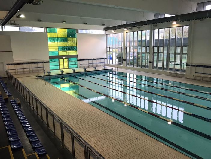 Trecate, due vasche chiuse fino a data da destinarsi per problemi tecnici