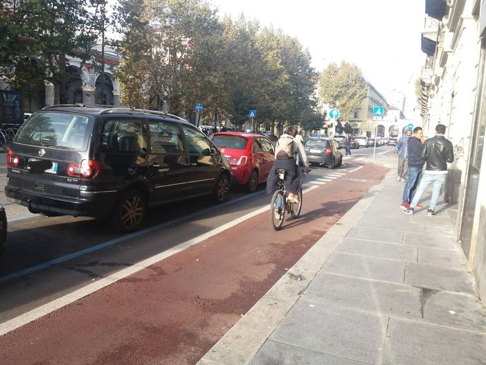 Pista ciclabile in via Nizza, al via i lavori lato ferrovia: ipotesi parcheggio “Kiss&Go” a Porta Nuova Pista ciclabile in via Nizza, al via i lavori lato ferrovia: ipotesi parcheggio “Kiss&Go” a Porta Nuova