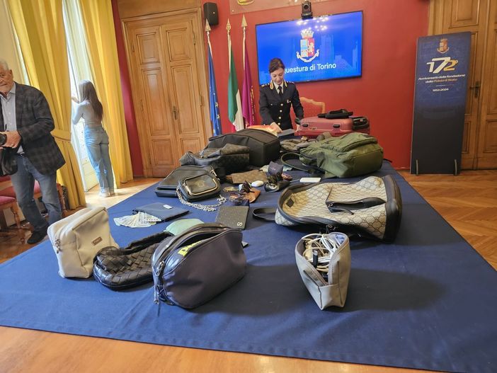 In manette il ladro dei treni Alta Velocità in giacca e cravatta In manette il ladro dei treni Alta Velocità in giacca e cravatta