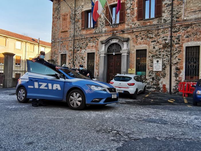Ivrea, tre persone in manette per spaccio di droga: tra i loro clienti anche alcuni minorenni Ivrea, tre persone in manette per spaccio di droga: tra i loro clienti anche alcuni minorenni