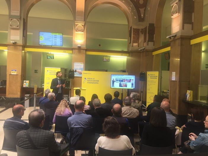Poste Italiane, l'educazione finanziaria si fa negli uffici di Torino Centro Poste Italiane, l'educazione finanziaria si fa negli uffici di Torino Centro