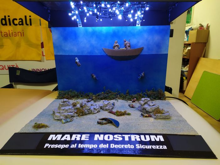 Nella sede torinese dei Radicali allestito il presepe "Mare nostrum"