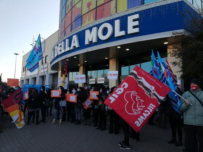 Ex Auchan-Conad, dopo la protesta di lunedì i sindacati si preparano a incontrare la sindaca Appendino