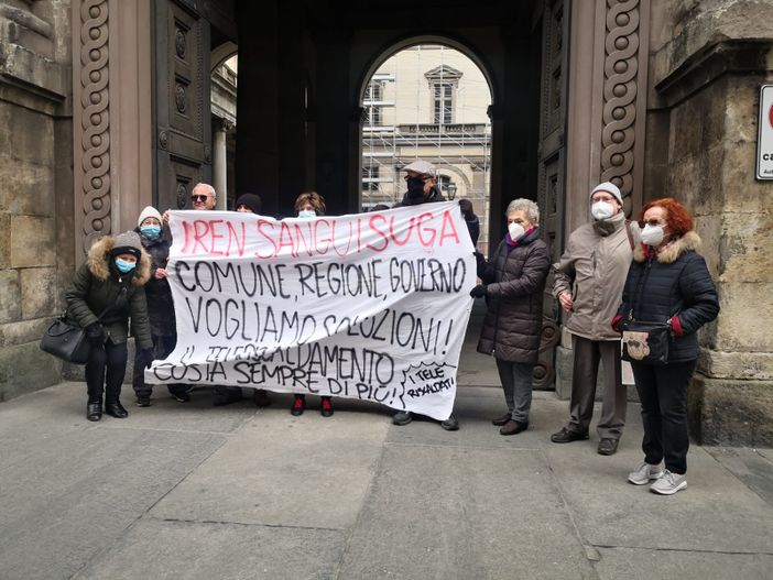 presidio con striscioni