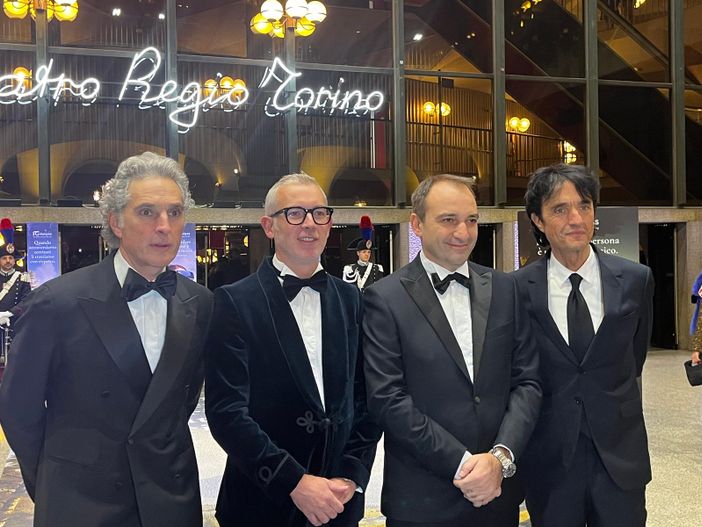 Regio, una "prima" da red carpet. L'entusiasmo del sindaco Lo Russo Regio, una "prima" da red carpet. L'entusiasmo del sindaco Lo Russo
