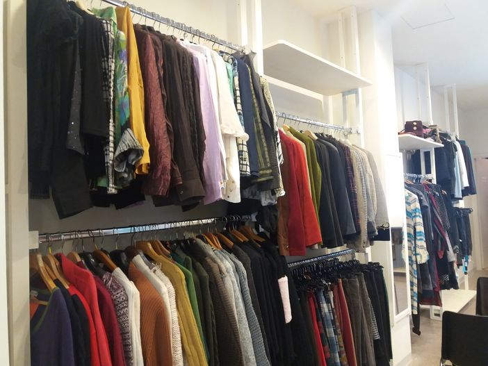 Scambio di vestiti e sartoria popolare: con ABITO il riuso diventa filiera sociale