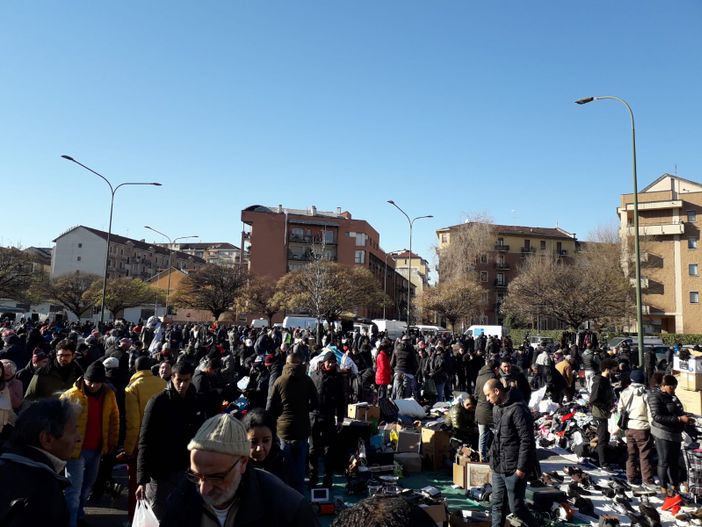 Artesio:"Stop al trasferimento del suk dal Balon a via Carcano". Anche Littizzetto firma la petizione Artesio:"Stop al trasferimento del suk dal Balon a via Carcano". Anche Littizzetto firma la petizione