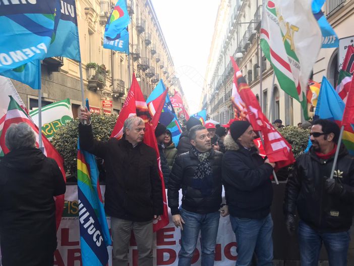 Ex Auchan, il Natale orribile dei dipendenti: in Piemonte in 1500 rischiano il posto di lavoro Ex Auchan, il Natale orribile dei dipendenti: in Piemonte in 1500 rischiano il posto di lavoro