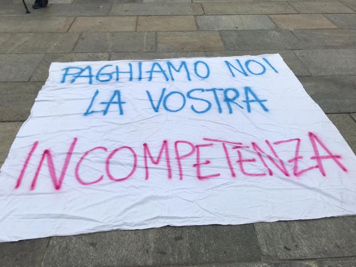 immagine di repertorio striscione anti dad
