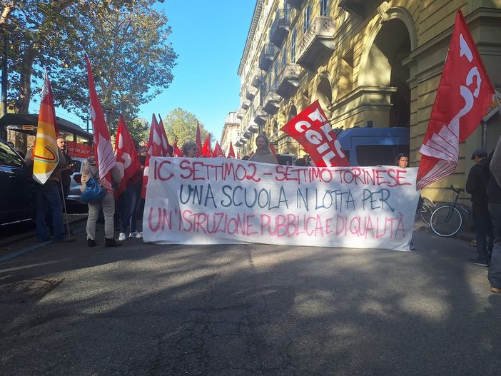 Presidio davanti all'Ufficio Scolastico Regionale