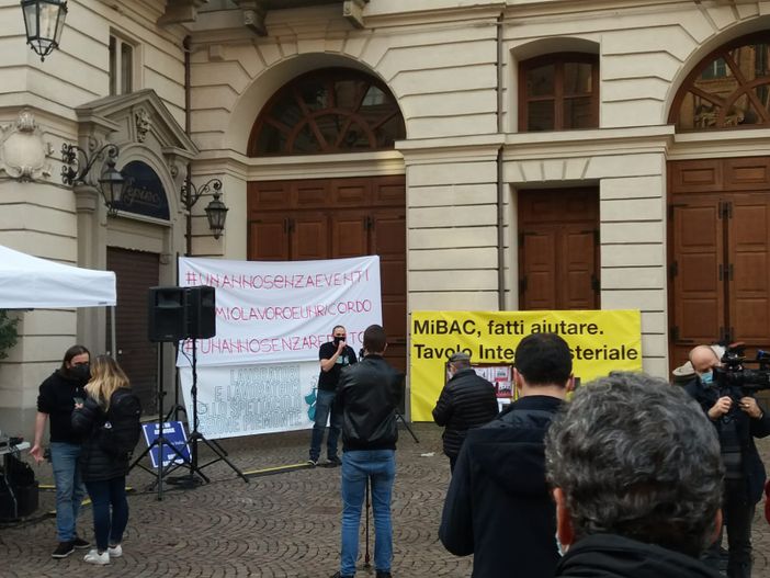 Dal Carignano a Roma: i lavoratori dello spettacolo riconquistano la scena dopo un anno di stop (FOTO e VIDEO)