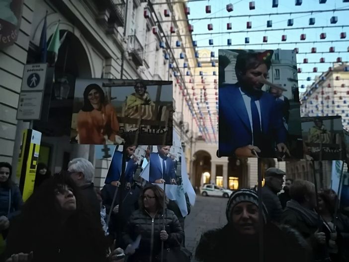 Domenica sit-in sotto Palazzo Civico dei delusi da Appendino: “La sindaca si dimetta”