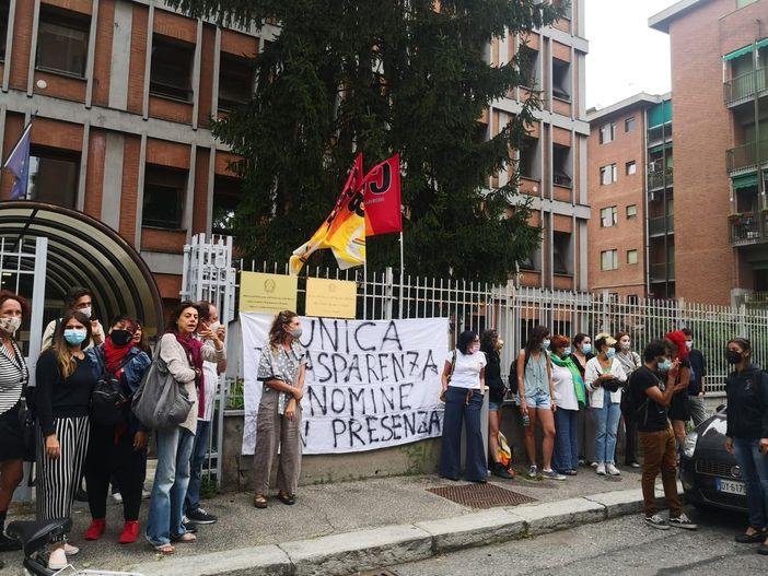 Scuola, è caos nomine: a Torino la protesta dei precari