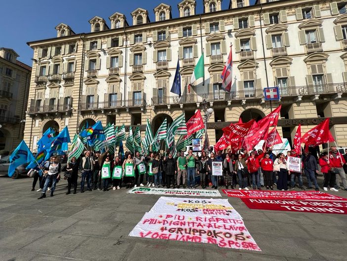 protesta sindacale in piazza Castello protesta sindacale in piazza Castello