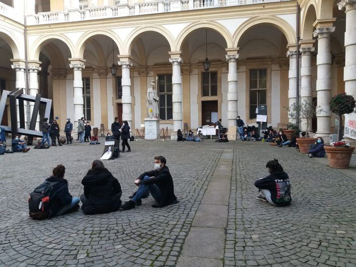 la protesta degli studenti universitari la protesta degli studenti universitari