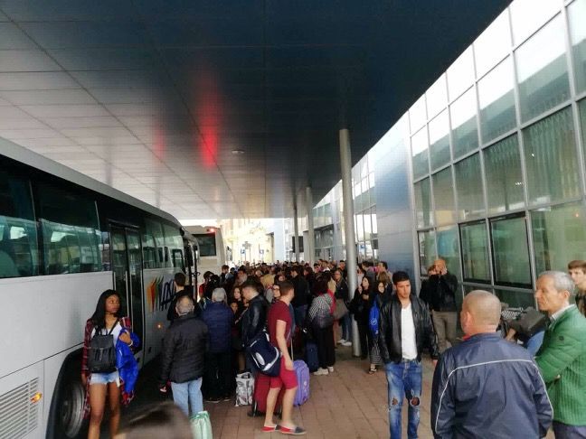 Deraglia treno sulla Savona-Torino, primi disagi con i pullman sostitutivi tra Mondovì e Fossano