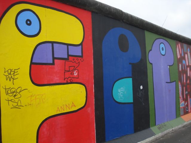 “Chiusi dentro/chiusi fuori”, una rassegna su muri e confini al B-Locale