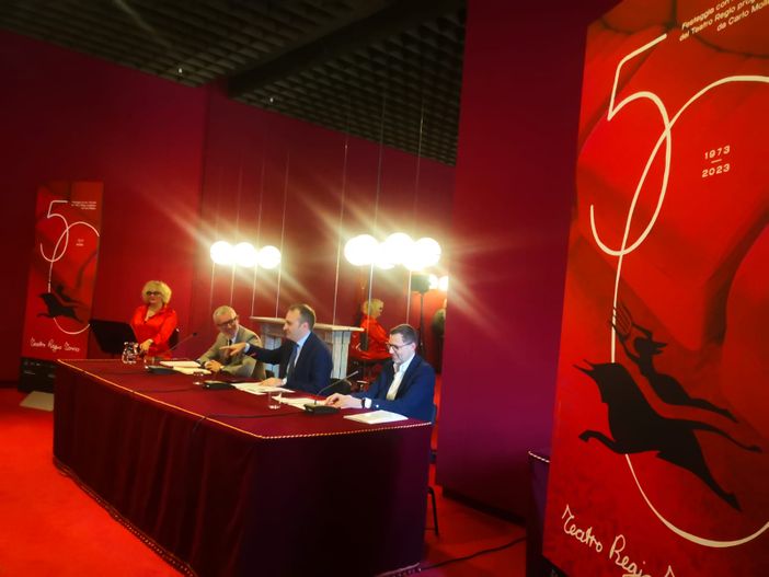 Visite guidate, la Mole illuminata con una candelina e la torta Regio: Torino festeggia i 50 anni del suo teatro Visite guidate, la Mole illuminata con una candelina e la torta Regio: Torino festeggia i 50 anni del suo teatro