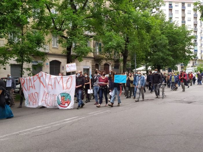manifestazione per chiedere la riapertura del Maria Adelaide - foto di repertorio manifestazione per chiedere la riapertura del Maria Adelaide - foto di repertorio