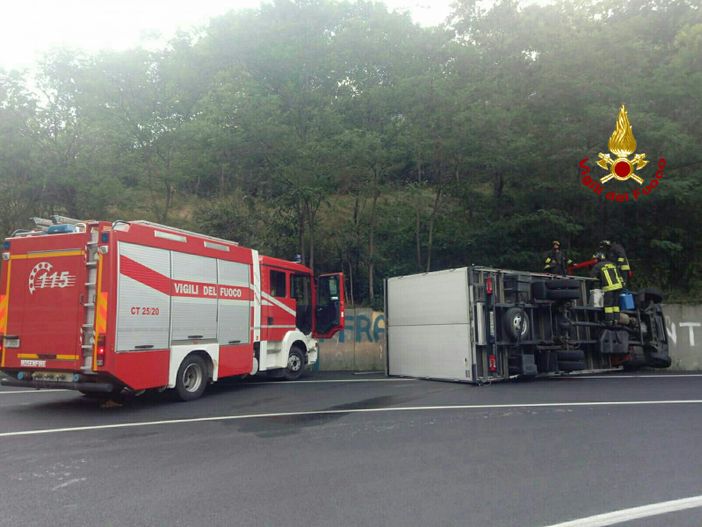 Incidente a Exilles, i Vigili del Fuoco intervengono per la messa in sicurezza della strada