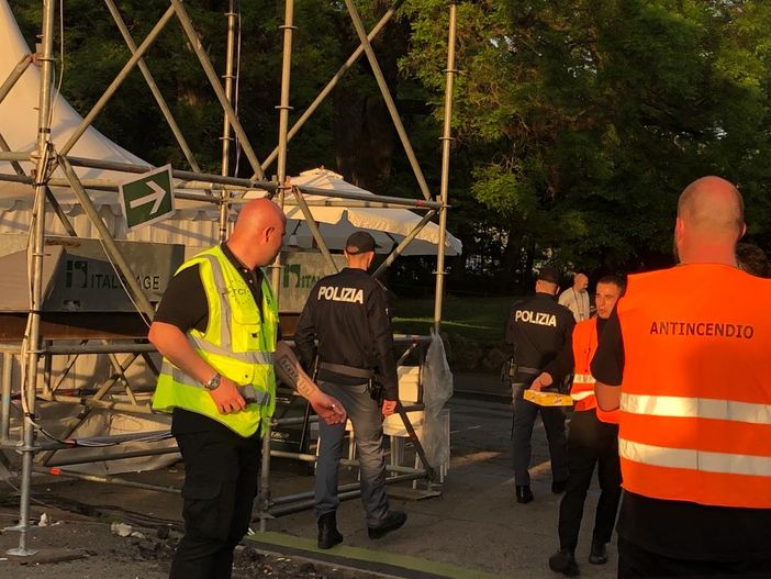 La quarta serata dal vivo dell'Eurovillage scandita dalla ricerca di un bimbo greco, che si è perso al Valentino La quarta serata dal vivo dell'Eurovillage scandita dalla ricerca di un bimbo greco, che si è perso al Valentino