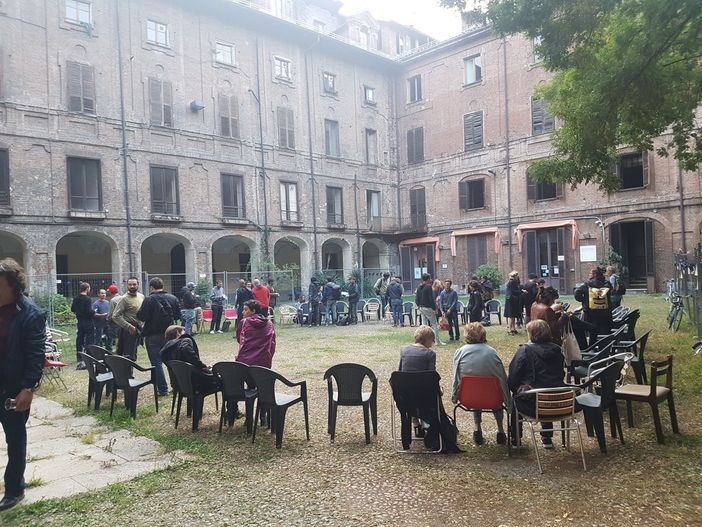 “Sfruttati e sottopagati”: i facchini europei della Gig Economy si sono ritrovati a Torino “Sfruttati e sottopagati”: i facchini europei della Gig Economy si sono ritrovati a Torino