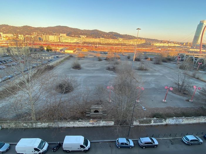 Rifugio antiaereo di via Giordano Bruno visto dall'alto Rifugio antiaereo di via Giordano Bruno visto dall'alto