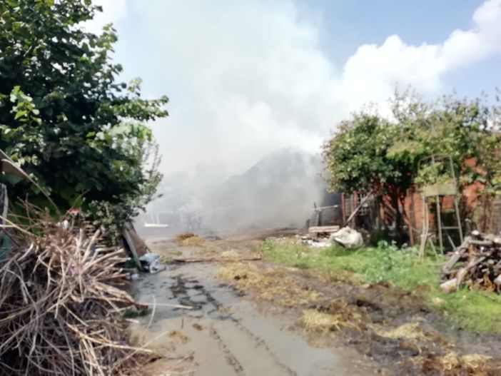 Incendio in una cascina a Cantogno