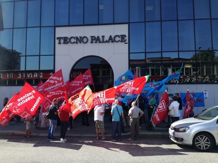 Allarme Inps a Torino: &quot;Sedi sotto organico, non riusciamo a rispondere ai cittadini su bonus, TFR, naspi o pensioni&quot;