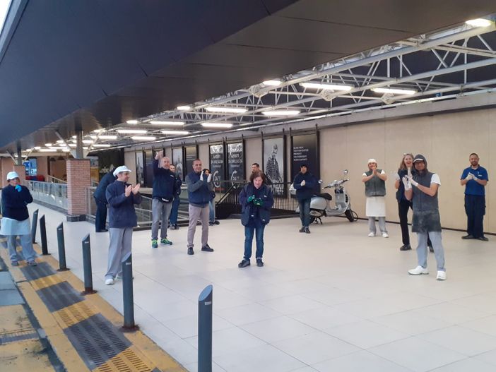 Coronavirus, mancano le mascherine: protesta dei dipendenti del Carrefour [VIDEO]