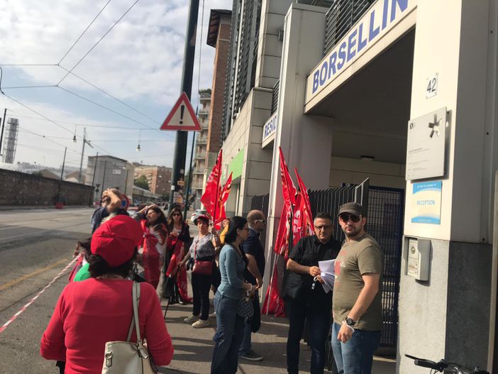 Scioperano i lavoratori della residenza universitaria Borsellino: studenti “chiusi fuori” fino a mezzanotte