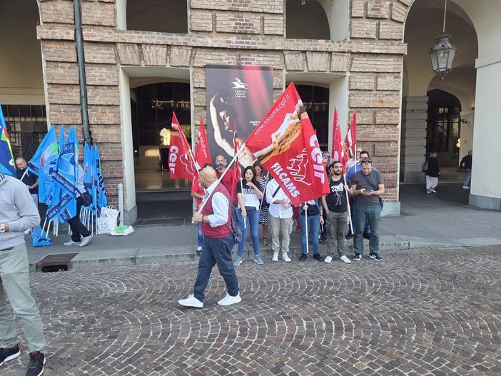 Chiedono un rinnovo dell'integrativo e maggiore sicurezza. Oltre 10 mila gli addetti piemontesi