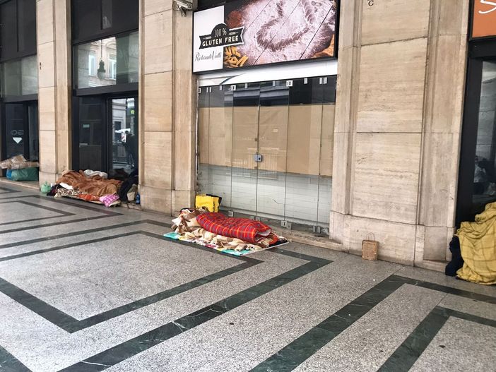 senza tetto nel centro di torino