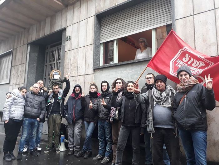 Aurora, bloccato lo sfratto di una famiglia in Via Aosta