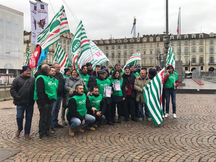 I lavoratori dell’edilizia scendono in piazza: &quot;A Torino cantieri fermi, venga rilanciato il nostro settore&quot; [VIDEO]