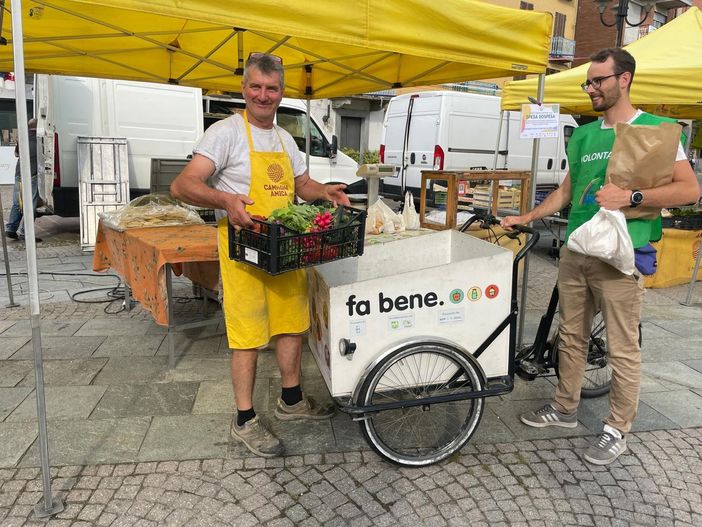 Grugliasco, parte il servizio di spesa sospesa al mercato di piazza Matteotti Grugliasco, parte il servizio di spesa sospesa al mercato di piazza Matteotti