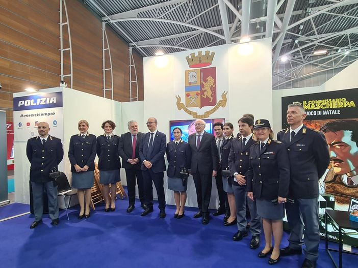 Inaugurato anche lo stand della Polizia di Stato al XXXVI Salone del libro di Torino Inaugurato anche lo stand della Polizia di Stato al XXXVI Salone del libro di Torino