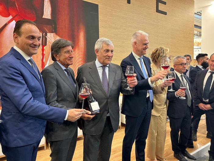 Vinitaly, nell'area Piemonte al via il programma di degustazioni ed eventi promozionali con i consorzi di tutela