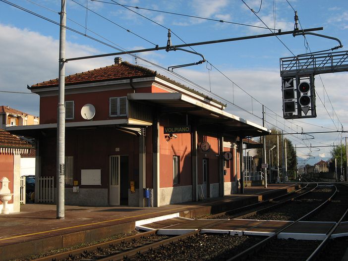 Volpiano, chiusura notturna del passaggio a livello della stazione